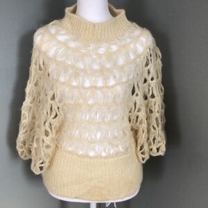 Women’s Knit Top